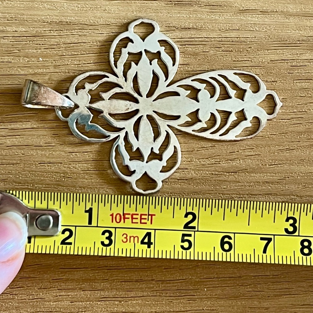 Elegant Silver Cross Pendant Necklace - Picture 2 of 3